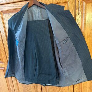 Men's Town Craft 2 Piece Single Breasted Black Pinstripe Suit Size 44R